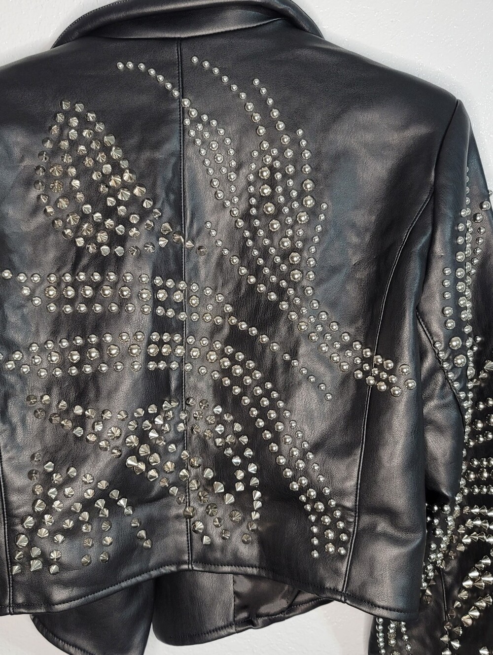 AKIRA Black Studded Faux Leather Cropped Moto Jacket Size L Punk Rock Glam NWOT - Picture 4 of 12
